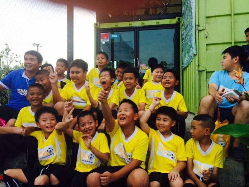 Smile Football Club สอนฟุตบอลเด็กด้วยความรักและรอยยิ้ม